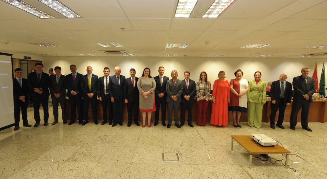 Ivana Cei finaliza gestão e dá posse à nova presidente do Conselho Nacional de Procuradores Gerais Norma Cavalcanti7