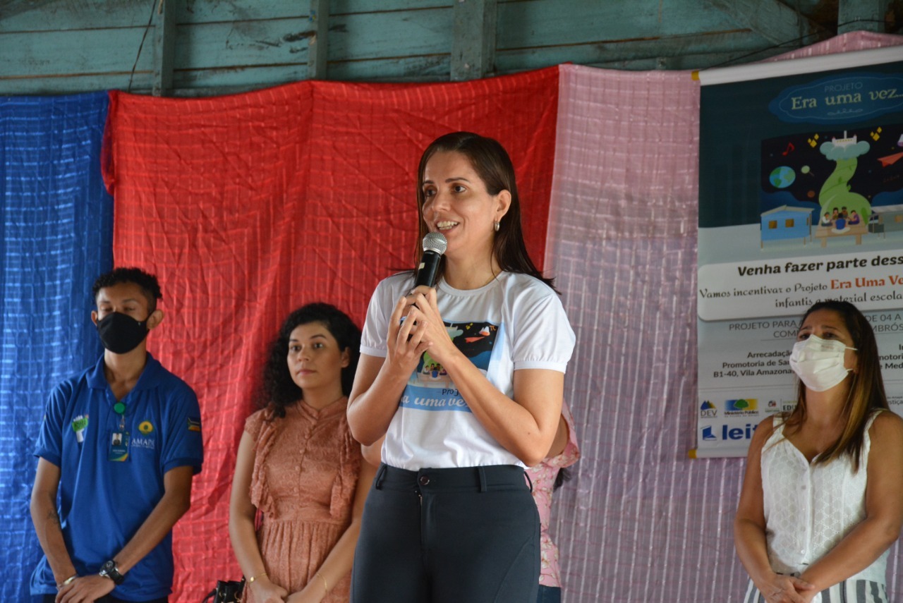 camisas e kits escolares para crianças do projeto Era uma vez3