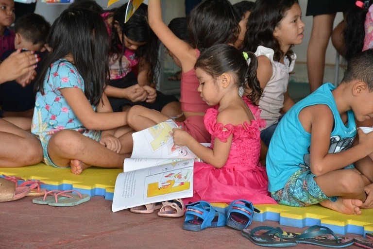 camisas e kits escolares para crianças do projeto Era uma vez4