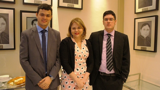 PGJ Ivana Cei ao lado dos promotores promovidos, Bruno Miranda e Rodrigo Menezes.